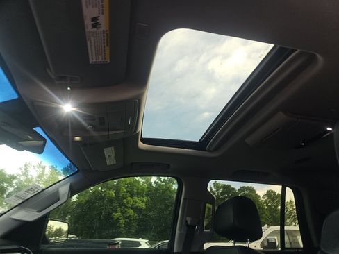 Used 2019 Chevrolet Tahoe Premier AWD/4WD image 5