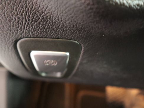 Used 2019 Mercedes-Benz C 300 4MATIC Sedan image 33