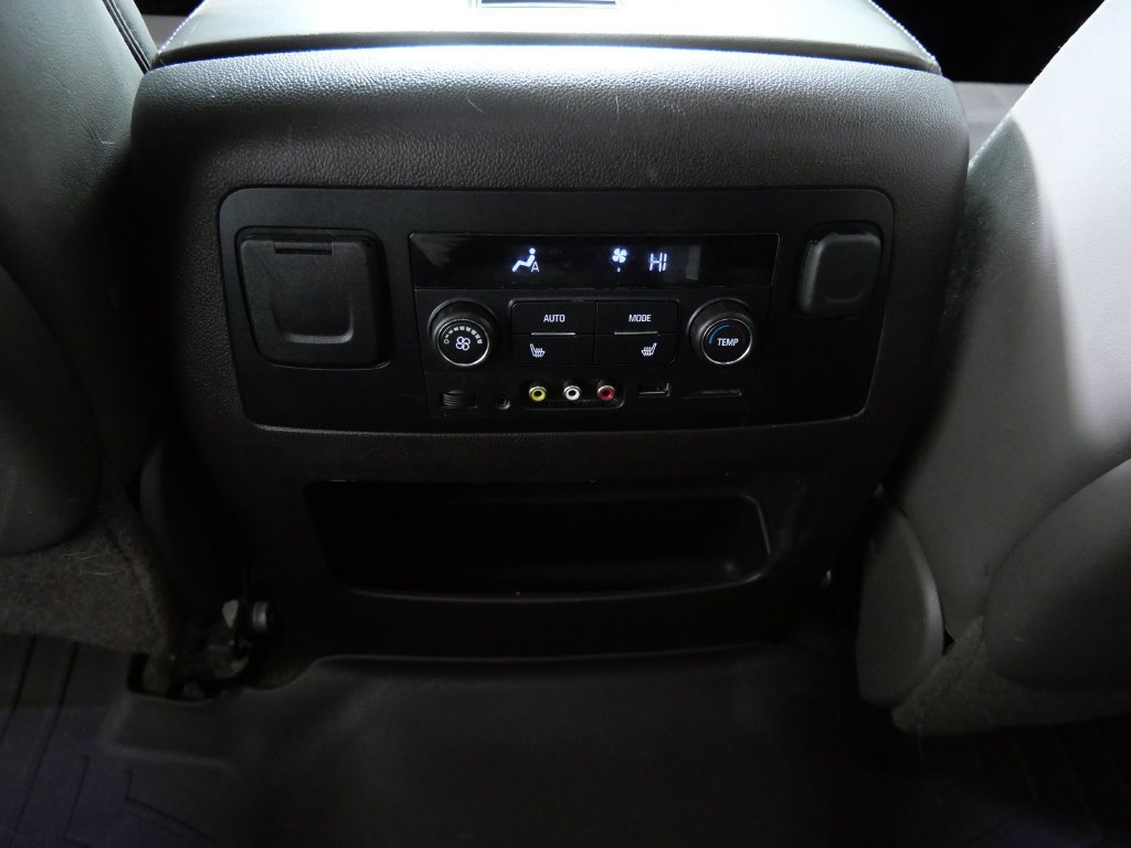 Used 2016 GMC Yukon XL Denali w/ Open Road Package AWD/4WD image 27