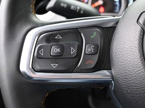Used 2025 Jeep Wrangler Unlimited Sahara AWD/4WD image 28