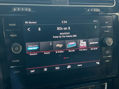 Used 2019 Volkswagen GTI SE FWD image 18
