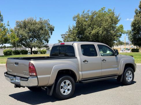 Used 2005 Toyota Tacoma PreRunner RWD image 10