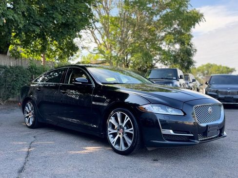 Used 2019 Jaguar XJ L Portfolio image 8