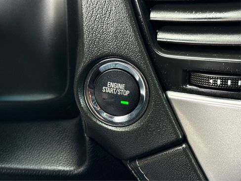 Used 2017 Chevrolet Suburban LT image 27