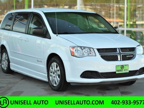 Used 2017 Dodge Grand Caravan SE w/ Power Window Group FWD image 2