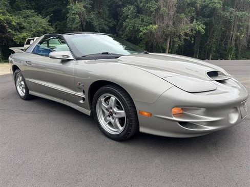 Used 2002 Pontiac Firebird Formula RWD image 9