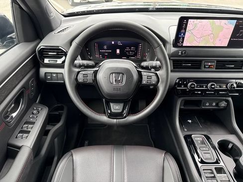 Used 2026 Honda Pilot Black Edition image 16