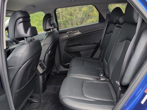Used 2023 Kia Sportage EX FWD image 28