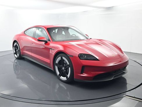 Used 2025 Porsche Taycan RWD image 17