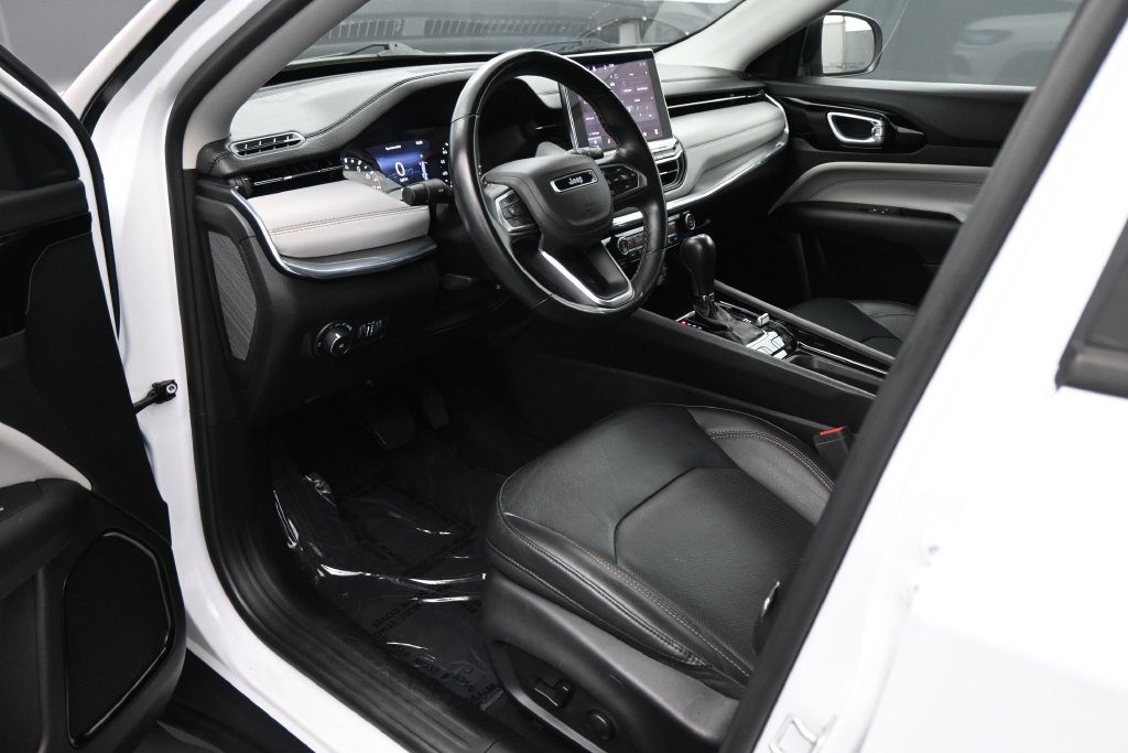 Used 2022 Jeep Compass Limited AWD/4WD image 2