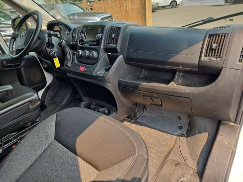 Used 2018 RAM ProMaster 2500 w/ Premium Appearance Group FWD image 17