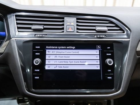 Certified 2024 Volkswagen Tiguan SE R-Line AWD/4WD image 21