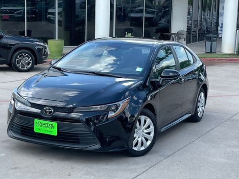 Used 2024 Toyota Corolla LE FWD image 25