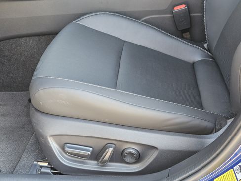 Used 2026 Toyota Prius XLE FWD image 22