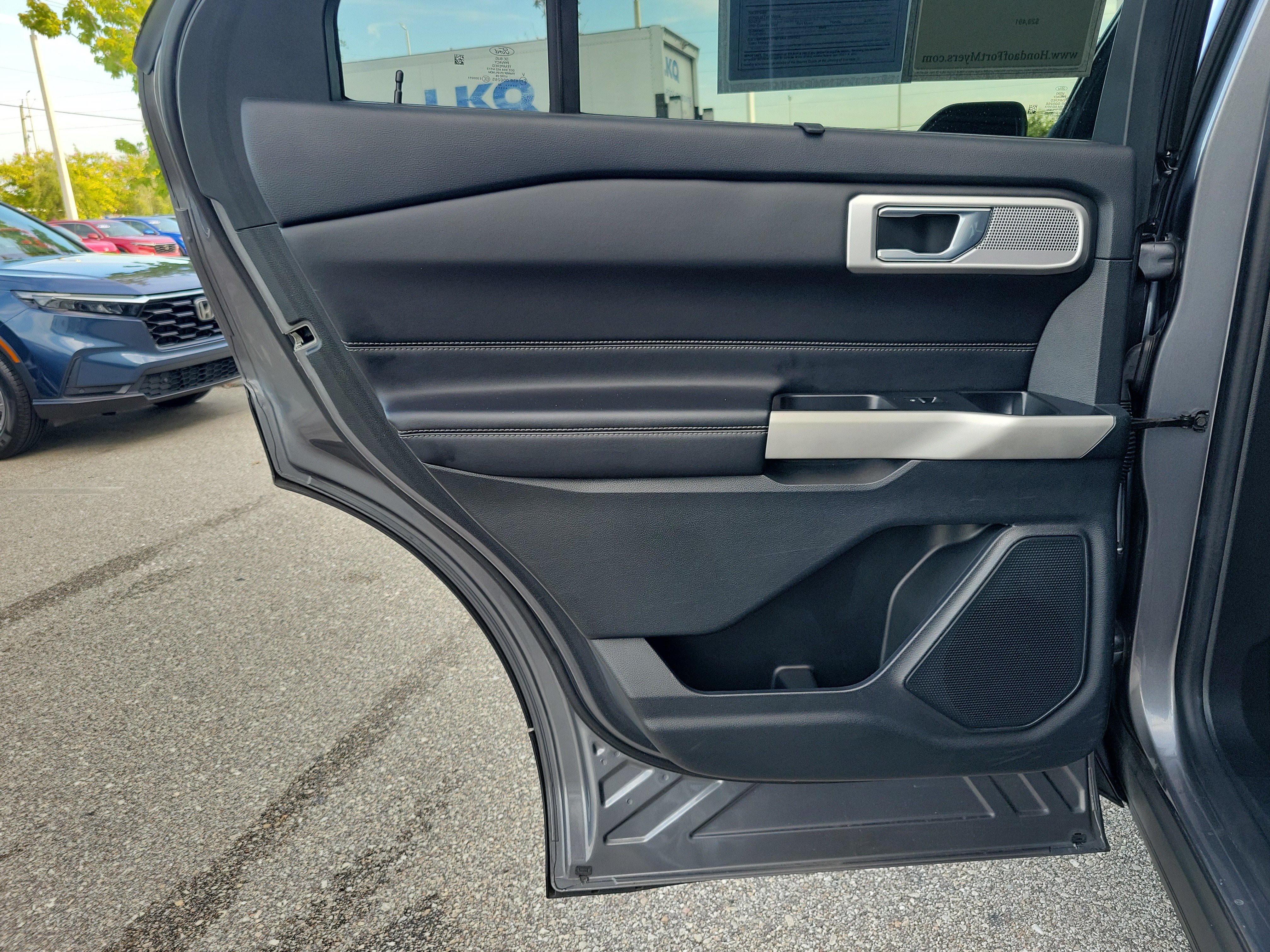 Used 2022 Ford Explorer Limited RWD image 14