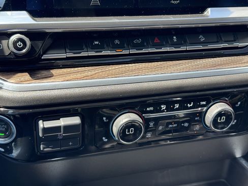 Used 2025 Chevrolet Silverado 1500 LT image 20