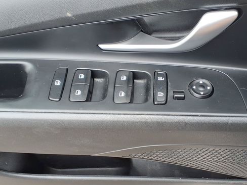 Used 2023 Hyundai Elantra SEL w/ Cargo Package FWD image 22