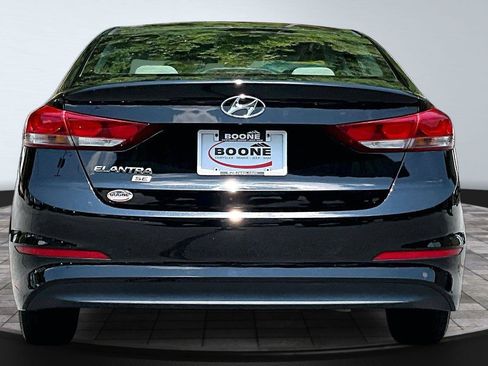 Used 2018 Hyundai Elantra SE FWD image 12
