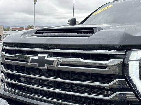 Used 2024 Chevrolet Silverado 2500 High Country w/ High Country Premium Package AWD/4WD image 33