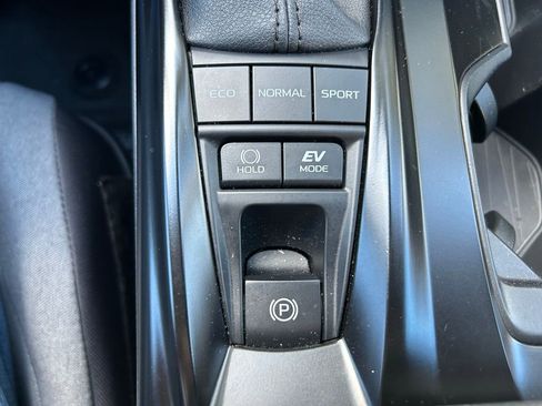 Certified 2025 Toyota Camry LE image 28