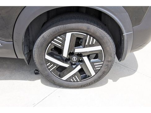 Used 2025 Nissan Kicks SV FWD image 7