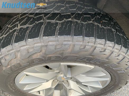 Used 2019 Chevrolet Silverado 1500 High Country w/ Technology Package image 14