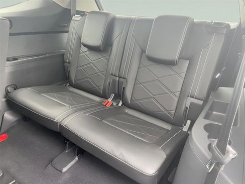 Used 2025 Volkswagen Atlas SE image 19