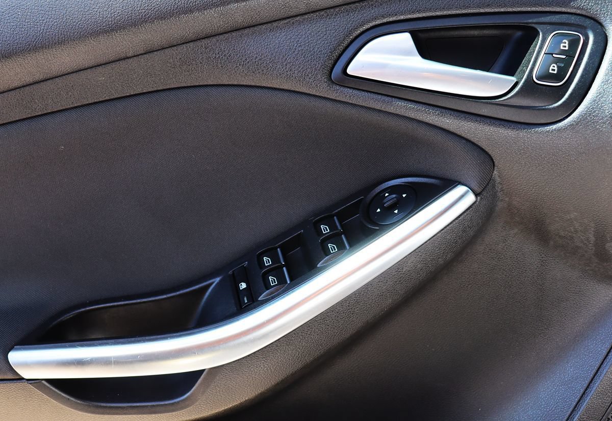 Used 2018 Ford Focus ST FWD image 40