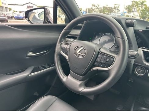 Used 2024 Lexus UX 250h FWD image 8