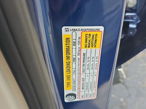 Certified 2023 Buick Envision Preferred FWD image 31