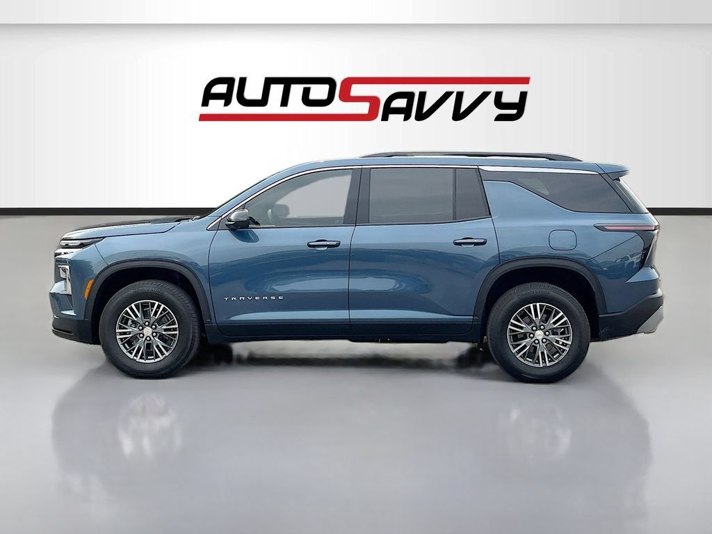 Used 2026 Chevrolet Traverse LT w/ Driver Confidence Package AWD/4WD image 4