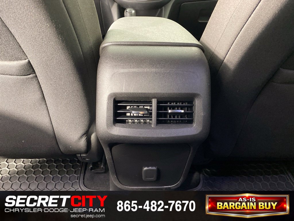 Used 2018 Chevrolet Equinox LT FWD image 25