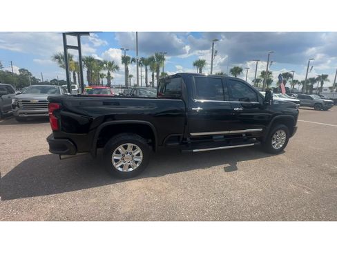 Used 2024 Chevrolet Silverado 2500 High Country w/ High Country Premium Package AWD/4WD image 6