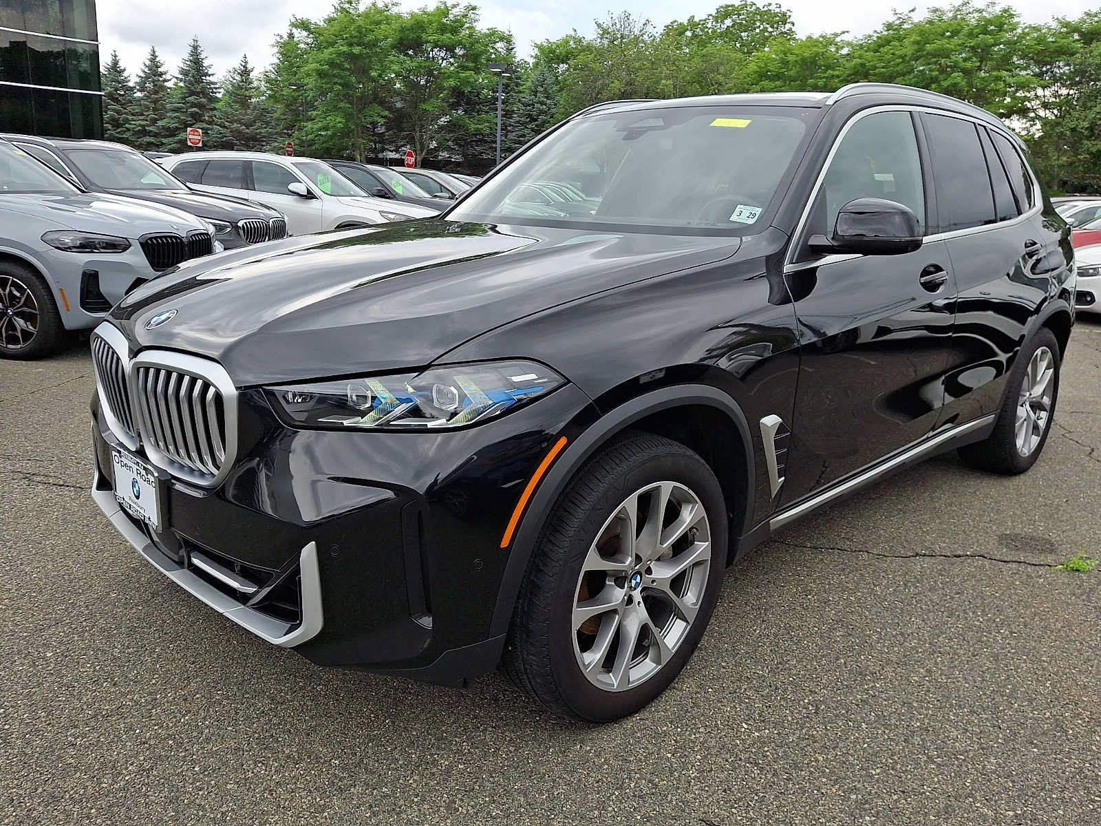 Used 2024 BMW X5 xDrive40i w/ Premium Package AWD/4WD image 3