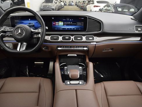 Used 2025 Mercedes-Benz GLS 450 4MATIC image 21