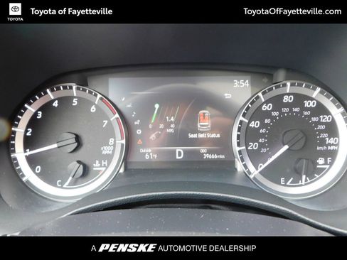 Used 2023 Toyota Highlander XLE AWD/4WD image 13