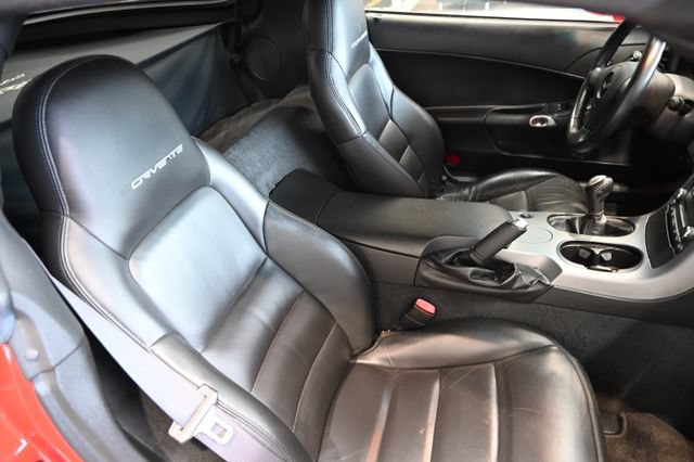 Used 2006 Chevrolet Corvette Coupe RWD image 11