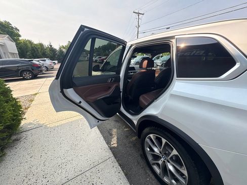Used 2022 BMW X5 xDrive40i AWD/4WD image 31