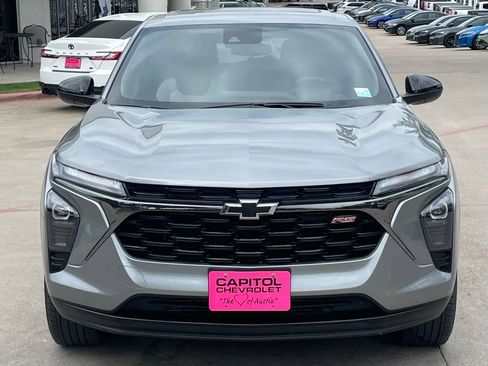 Used 2025 Chevrolet Trax RS w/ Sunroof Package FWD image 7