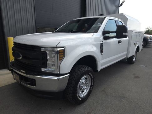 Used 2018 Ford F350 XL AWD/4WD image 2
