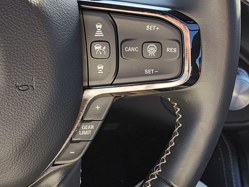 Used 2025 RAM 1500 Limited image 27