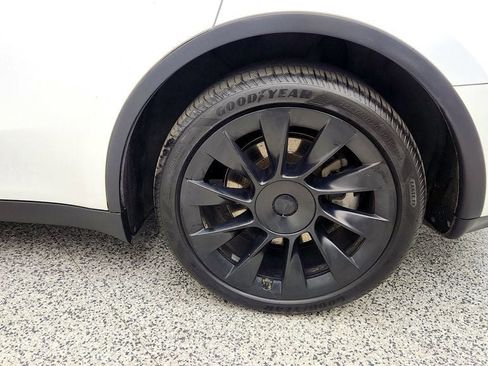 Used 2020 Tesla Model Y Long Range AWD/4WD image 9