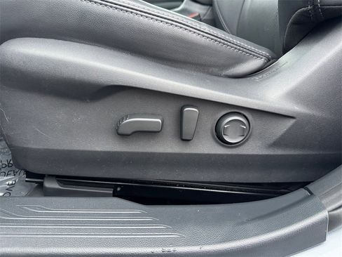 Used 2022 Subaru Outback Limited image 25