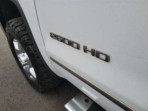 Used 2018 GMC Sierra 2500 SLT w/ Duramax Plus Package image 30