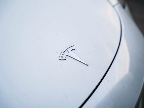 Used 2022 Tesla Model 3 image 3