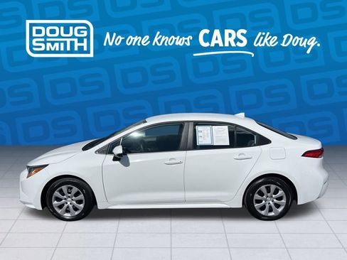 Used 2024 Toyota Corolla LE image 3