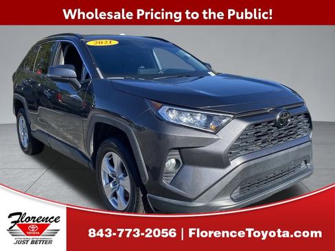 Used 2021 Toyota RAV4 XLE image 1