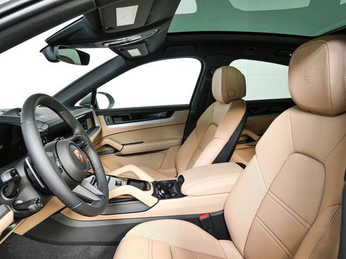 New 2026 Porsche Cayenne Coupe AWD/4WD image 5