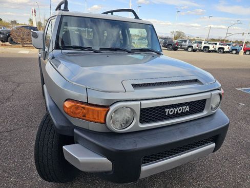 Used 2010 Toyota FJ Cruiser Base image 12