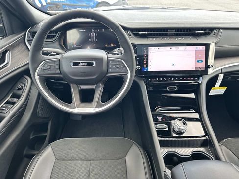 New 2026 Jeep Grand Cherokee Altitude AWD/4WD image 22